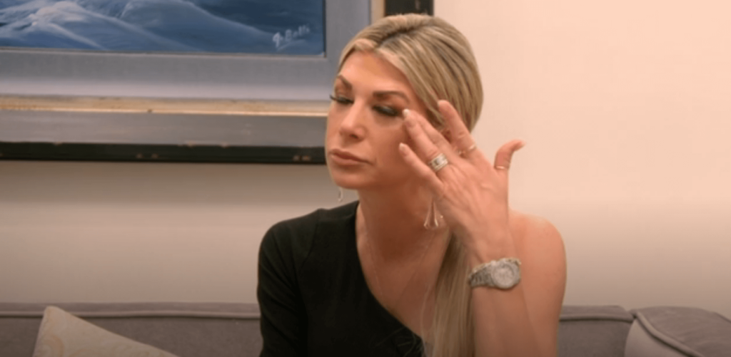 Alexis Bellino crying over Shannon Beador RHOC